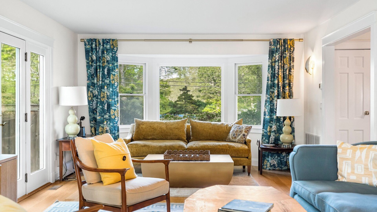 Photo of Livingroom in Silver Beach