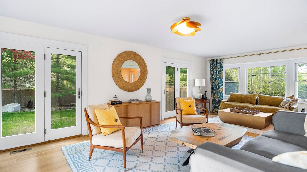 Photo of Livingroom in Silver Beach