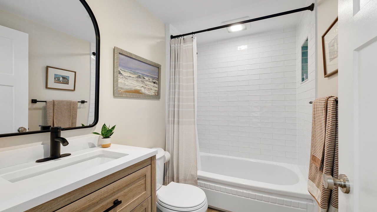 Photo of Bathroom in Kenyon