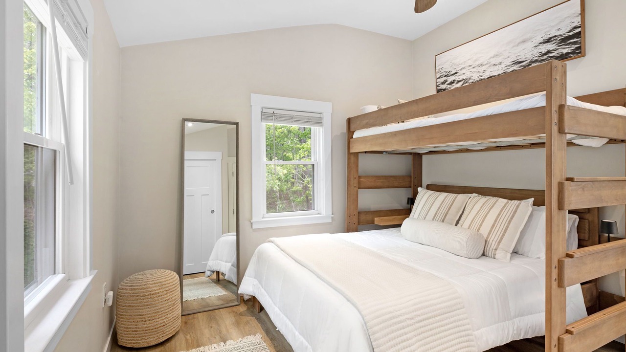 Photo of Bedroom in Kenyon