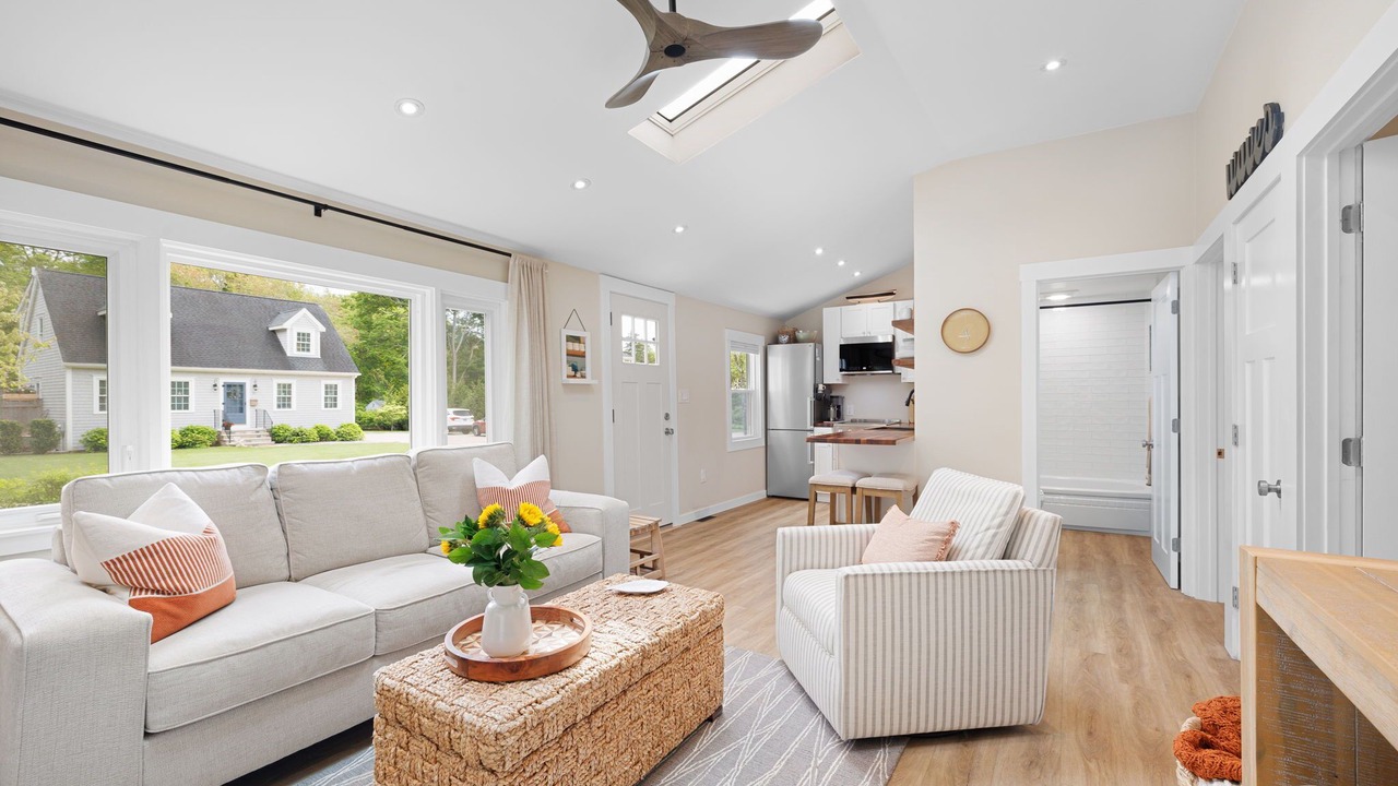 Photo of Livingroom in Kenyon