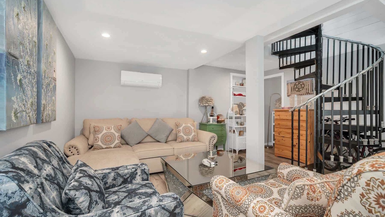 Photo of Livingroom in Niantic