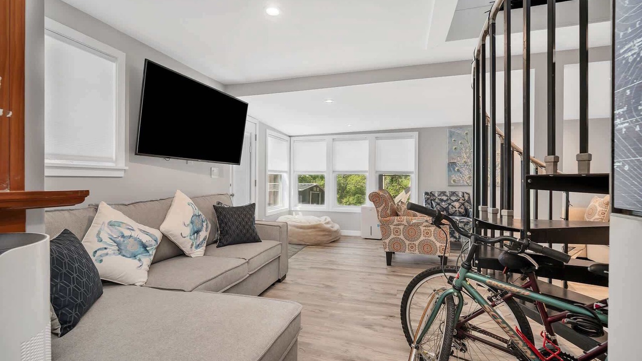 Photo of Livingroom in Niantic