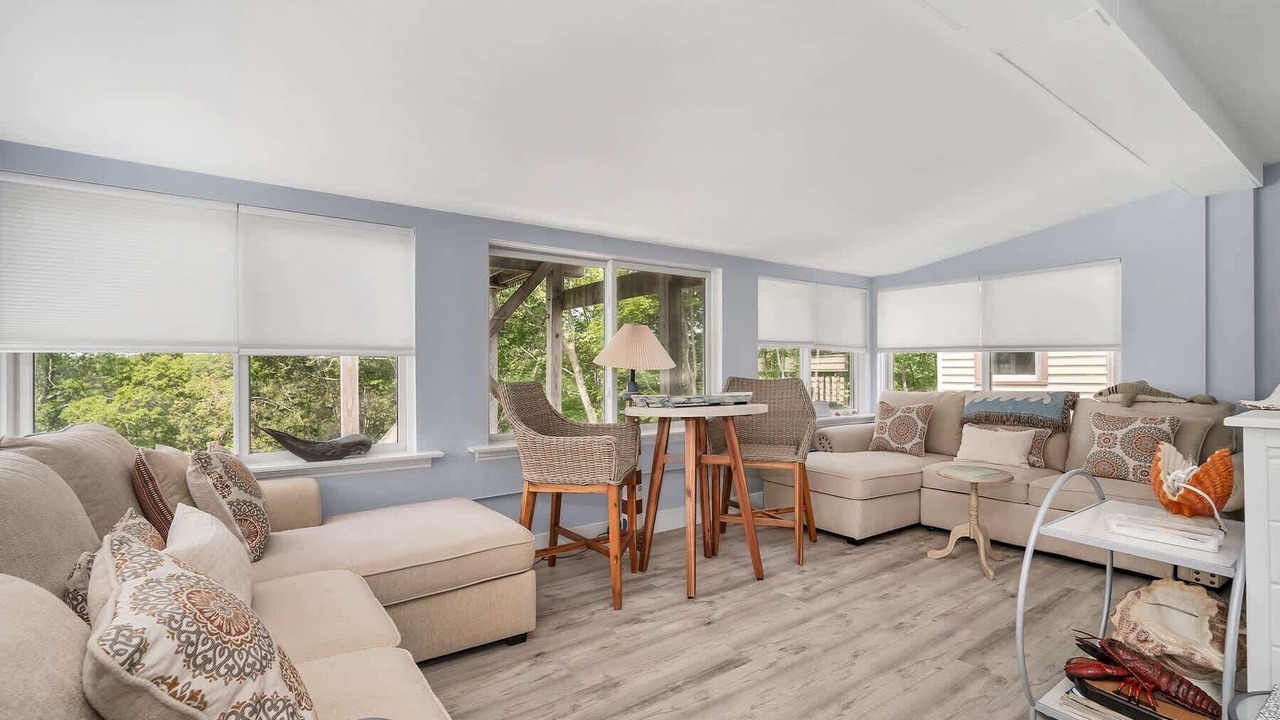 Photo of Livingroom in Niantic