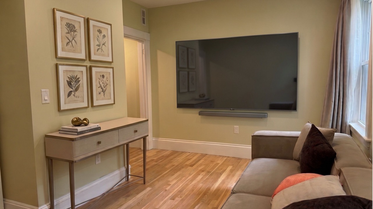 Photo of Livingroom in Mid-Cambridge