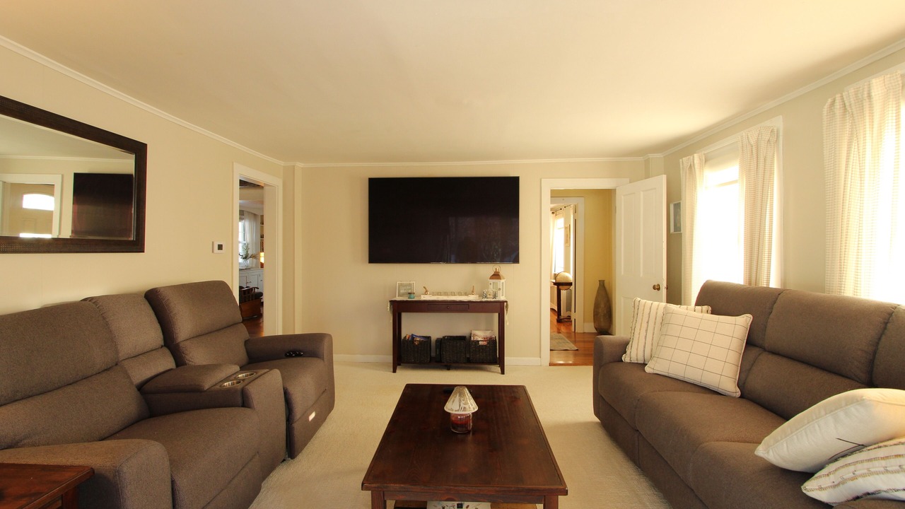 Photo of Livingroom in Niantic