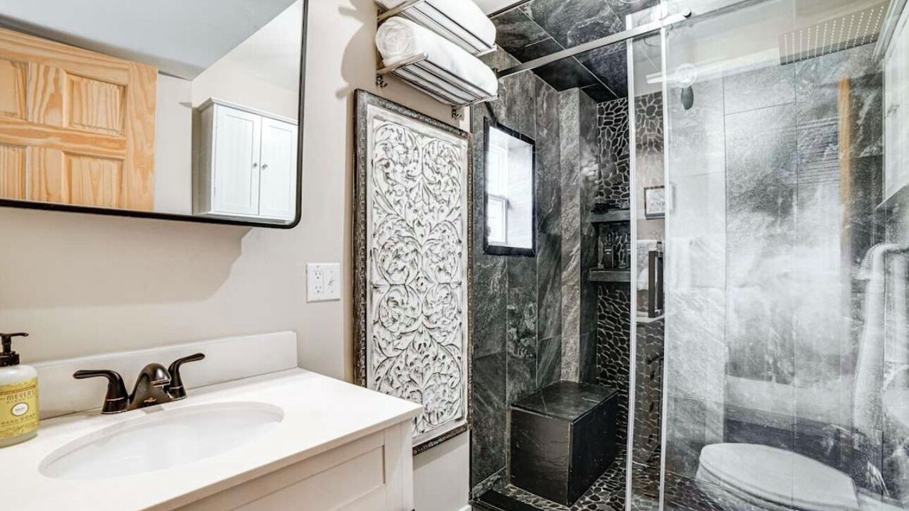 Photo of Bathroom in Deposit