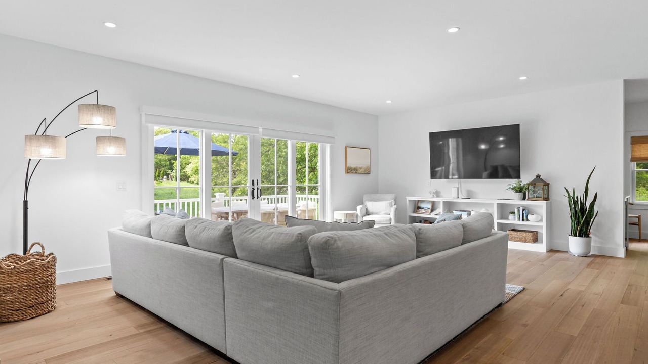Photo of Livingroom in Barnstable