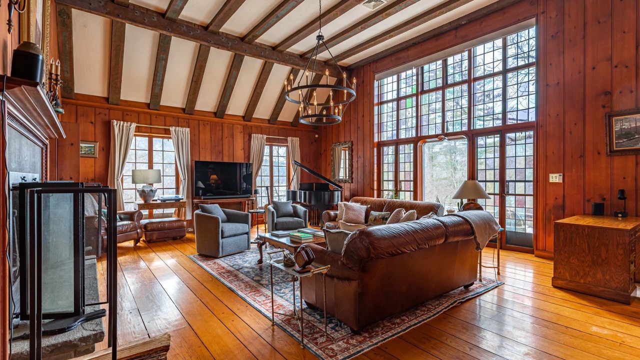 Photo of Livingroom in Rowland