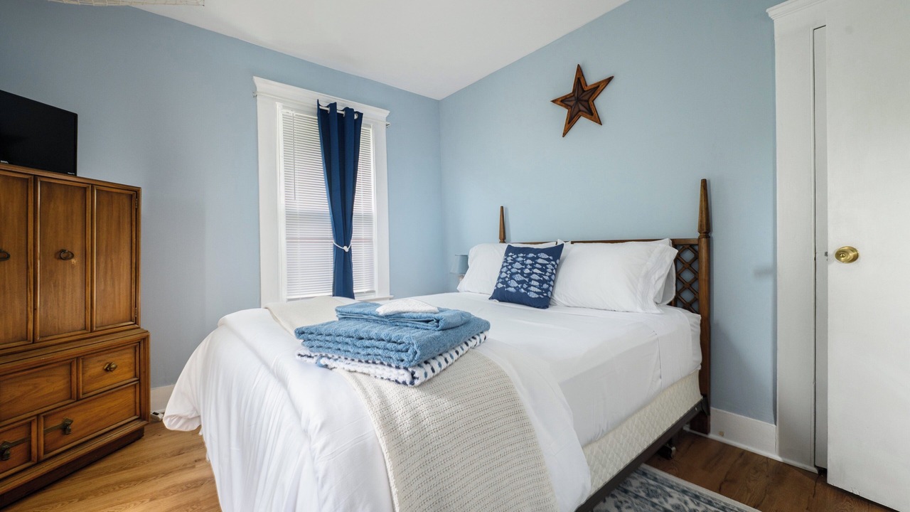 Photo of Bedroom in East Shore