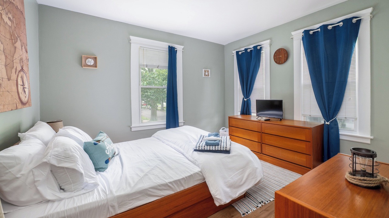 Photo of Bedroom in East Shore