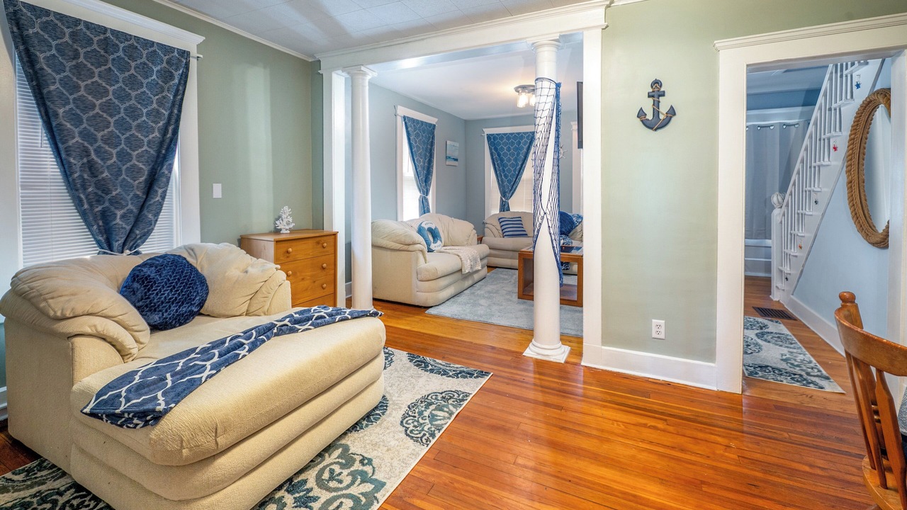 Photo of Livingroom in East Shore
