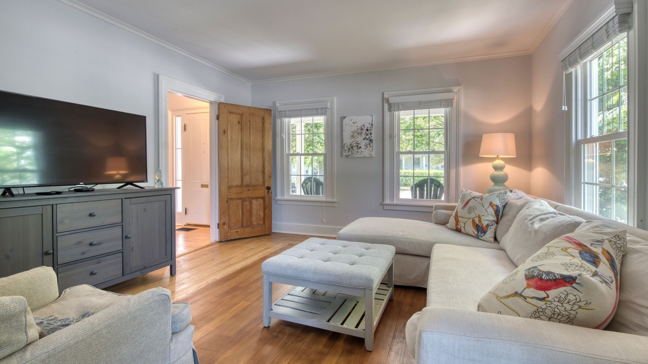 Photo of Livingroom in Greenport
