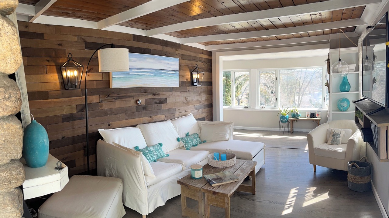 Photo of Livingroom in East Lyme