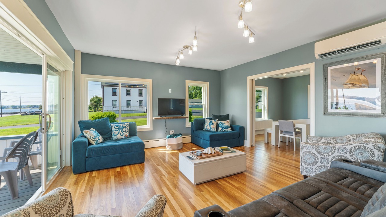 Photo of Livingroom in Tiverton
