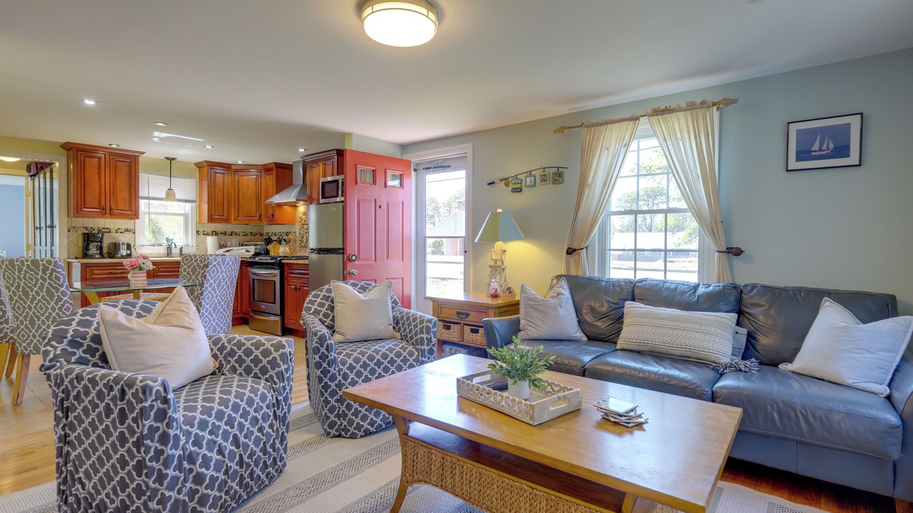 Photo of Livingroom in West Dennis