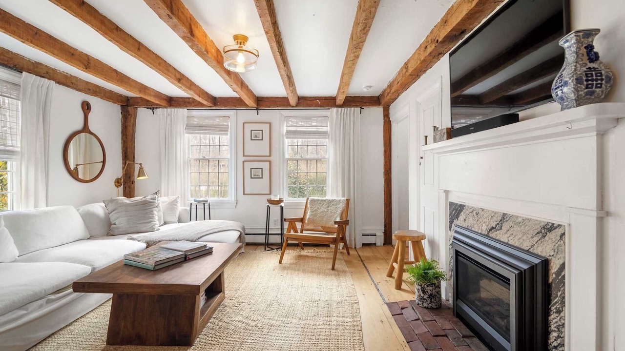 Photo of Livingroom in West Barnstable