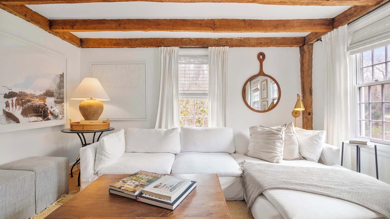 Photo of Livingroom in West Barnstable