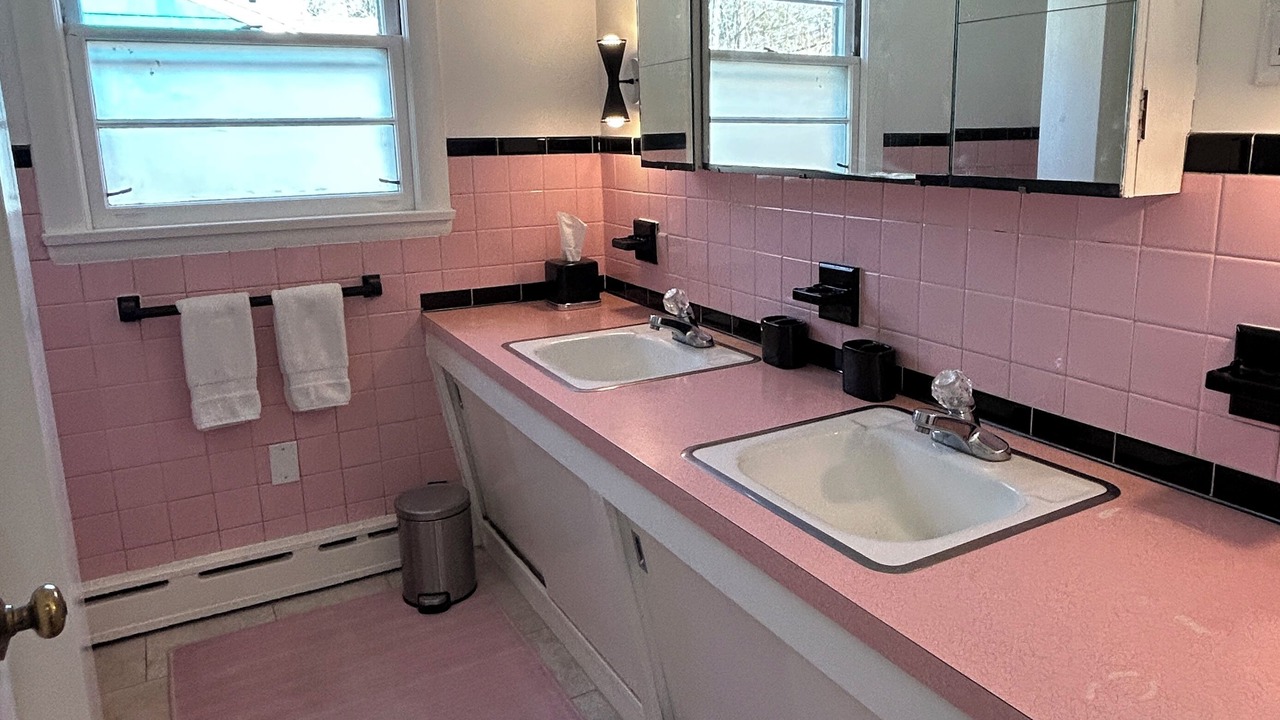 Photo of Bathroom in Rye Beach