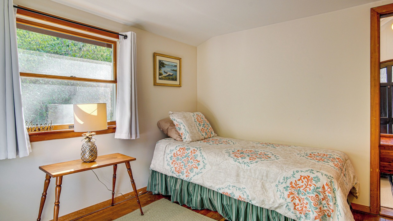Photo of Bedroom in Cotuit