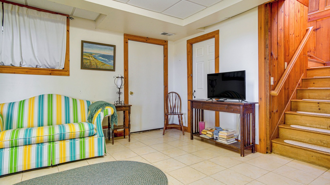 Photo of Livingroom in Cotuit