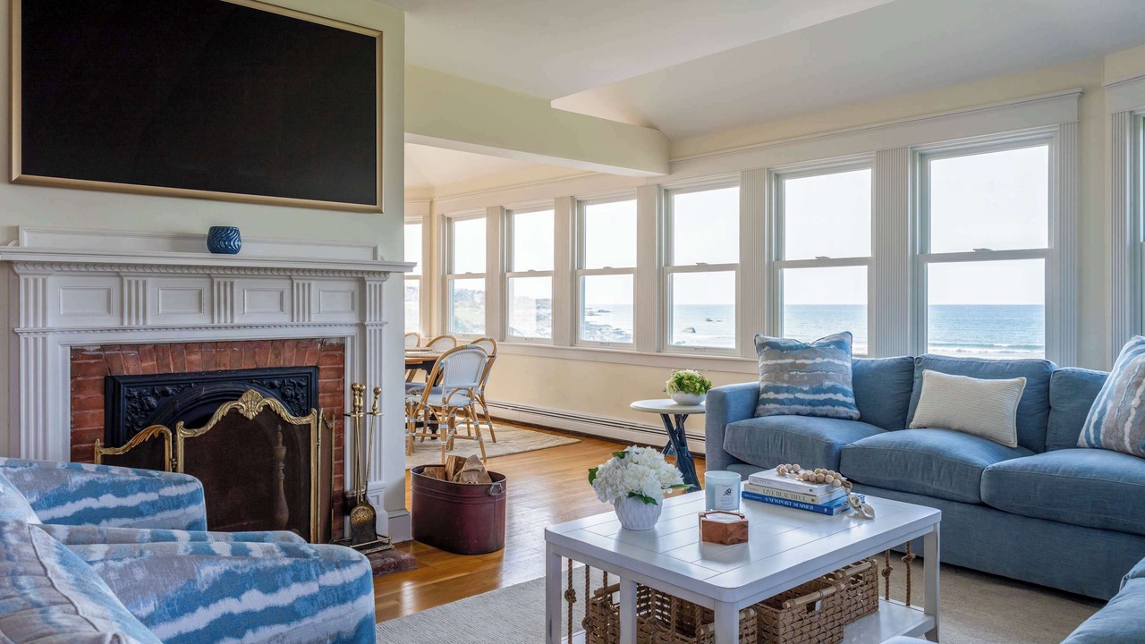 Photo of Livingroom in Easton's Point
