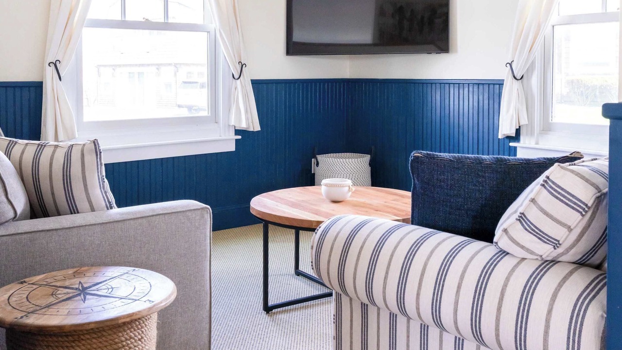 Photo of Livingroom in Easton's Point