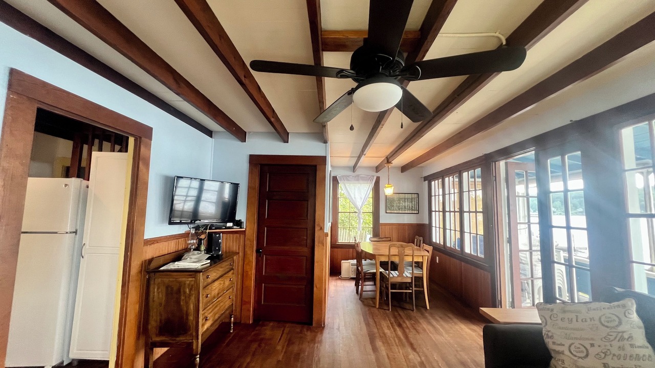 Photo of Livingroom in Alton
