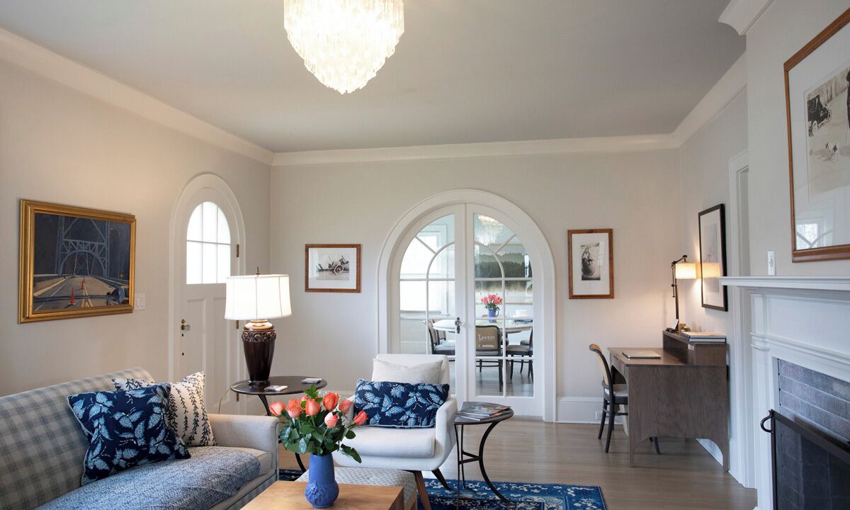 Photo of Livingroom in Lenox