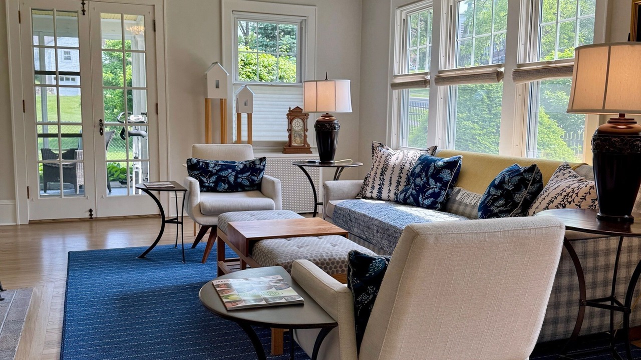 Photo of Livingroom in Lenox