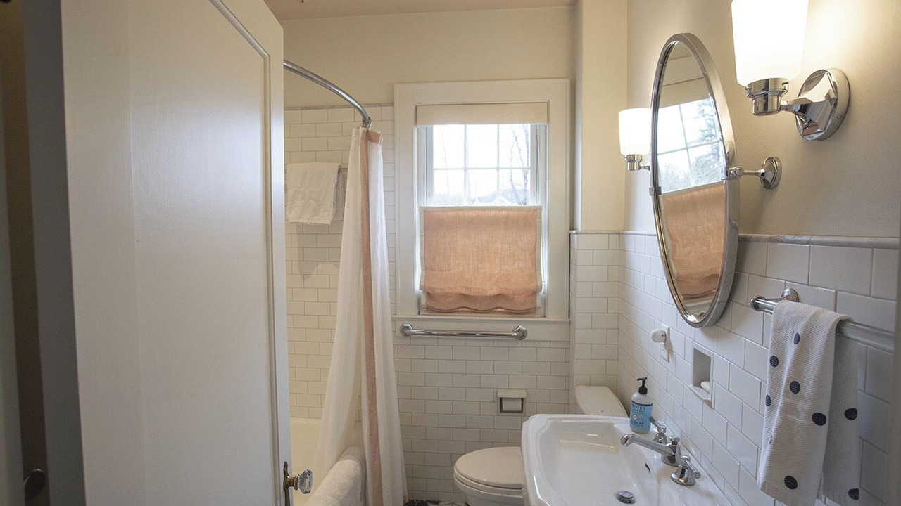 Photo of Bathroom in Lenox