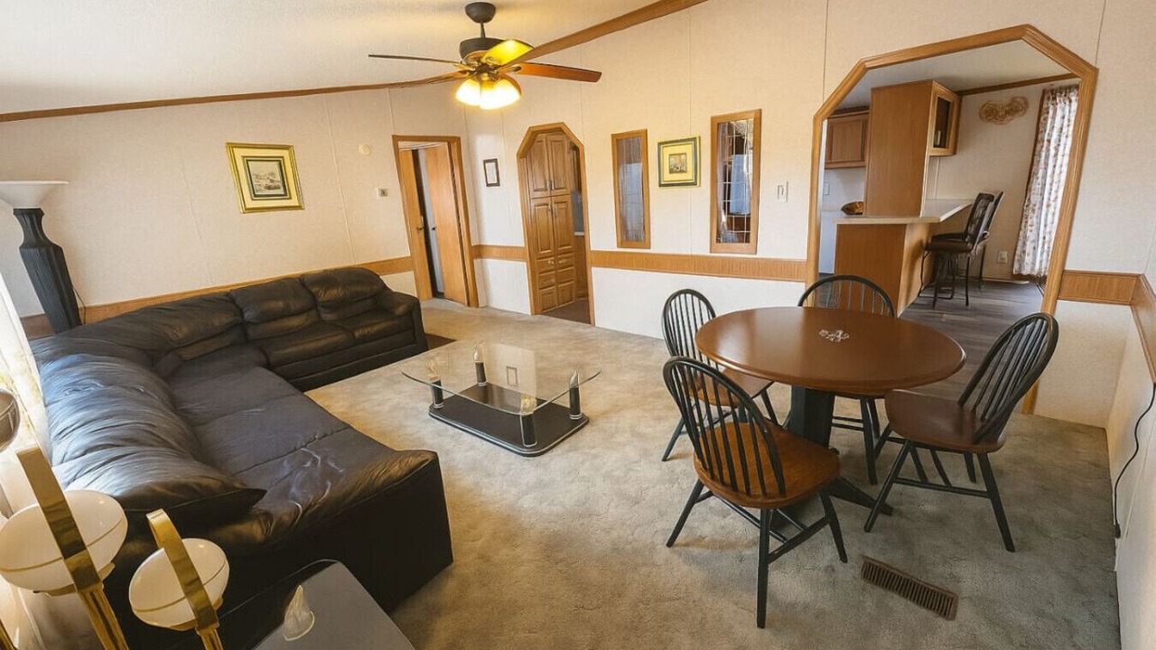 Photo of Livingroom in Swan Lake