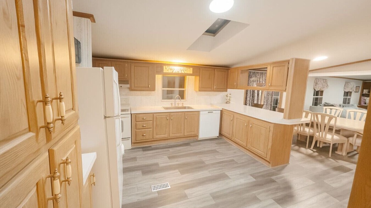 Photo of Kitchen in Swan Lake