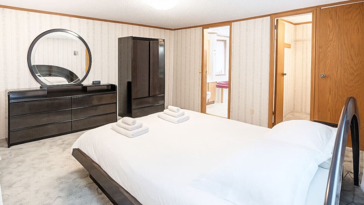 Photo of Bedroom in Swan Lake