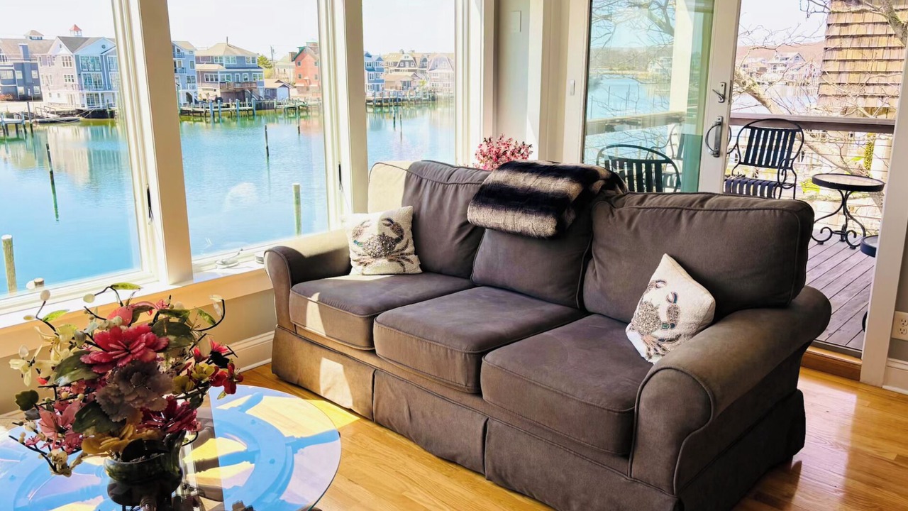 Photo of Livingroom in Groton Long Point
