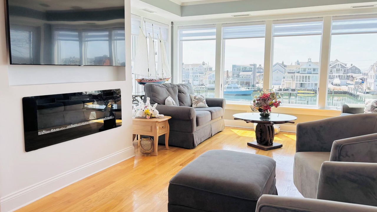 Photo of Livingroom in Groton Long Point