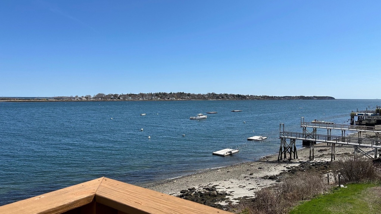 Photo of Patio Balcony in Mid-Coast and Islands