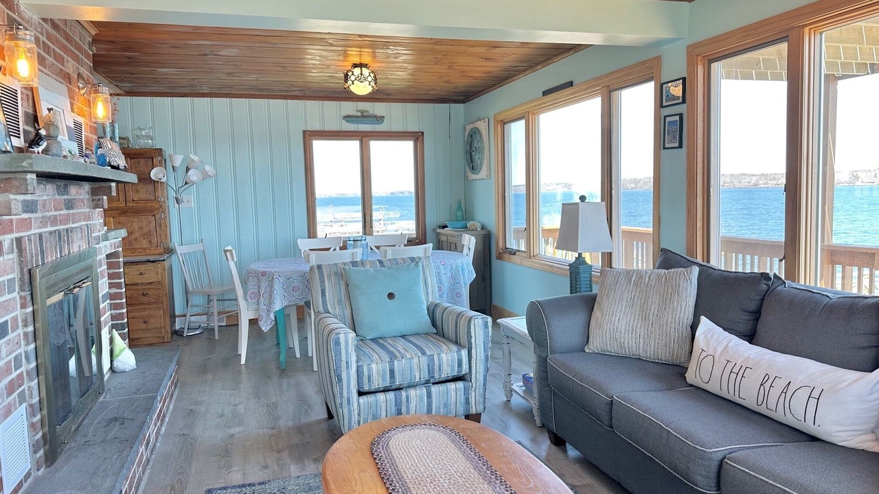 Photo of Bedroom in Mid-Coast and Islands
