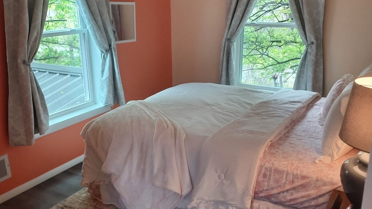 Photo of Bedroom in Bluff Point
