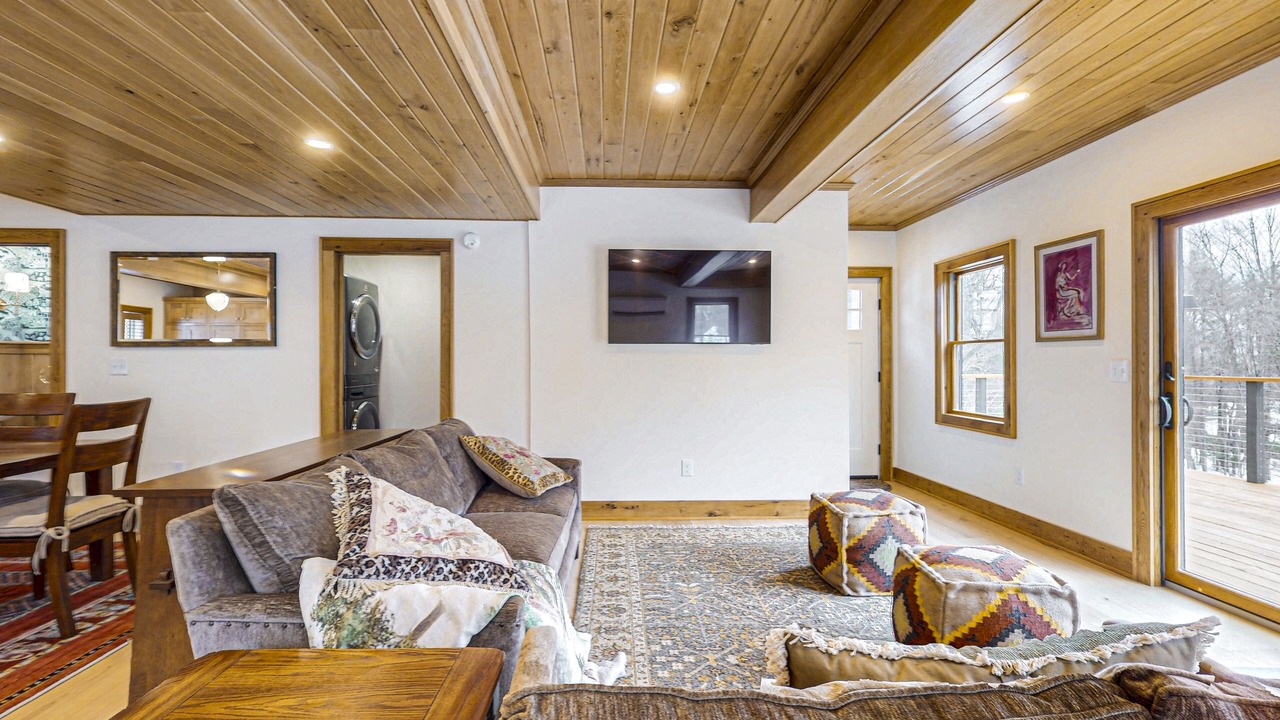 Photo of Livingroom in Bolton Landing