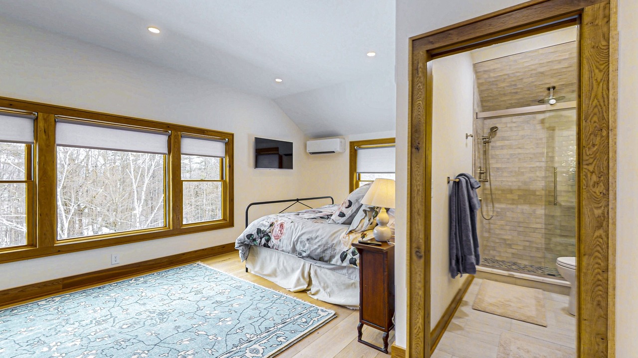 Photo of Bedroom in Bolton Landing