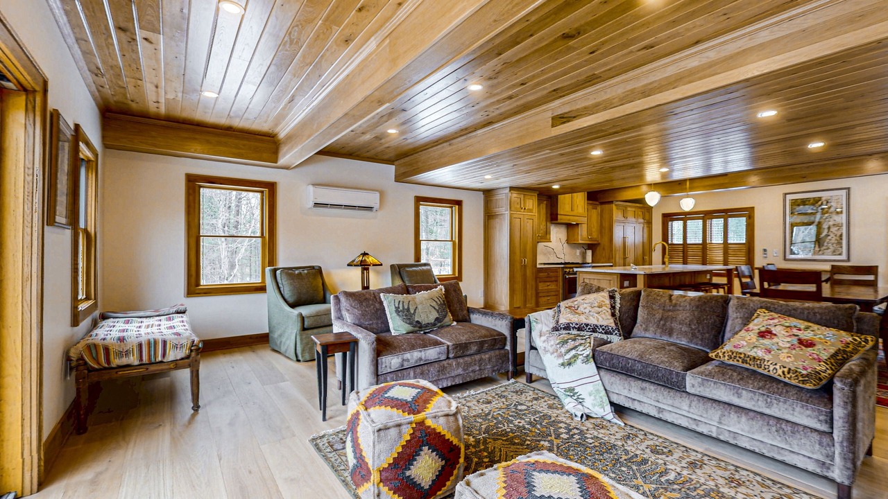 Photo of Livingroom in Bolton Landing