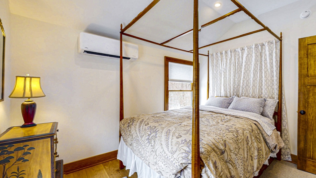 Photo of Bedroom in Bolton Landing
