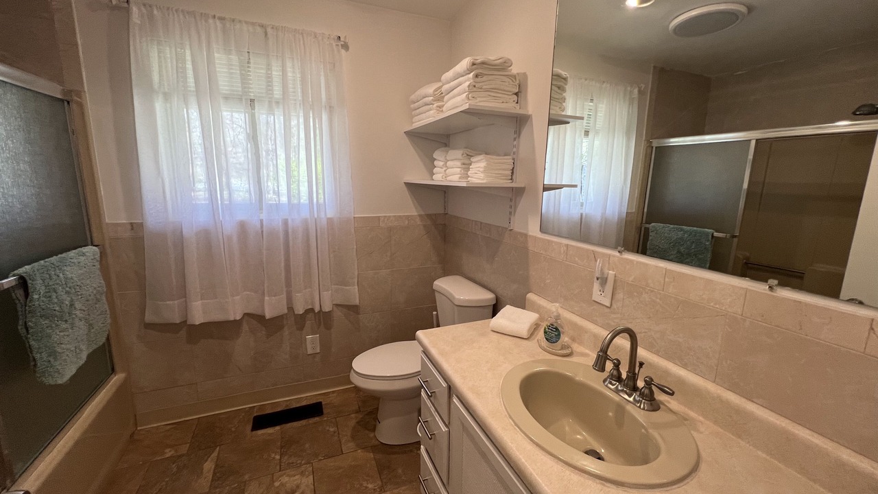 Photo of Bathroom in Kenyon