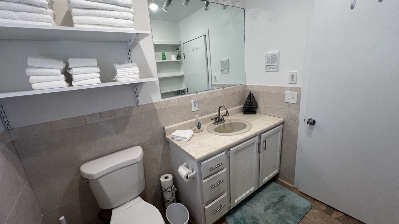 Photo of Bathroom in Kenyon
