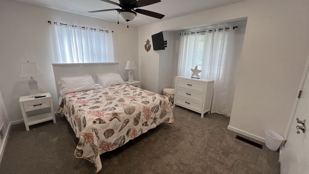 Photo of Bedroom in Kenyon