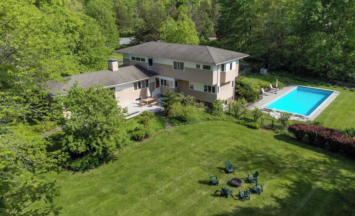 Photo of Outdoor in Pleasant Valley