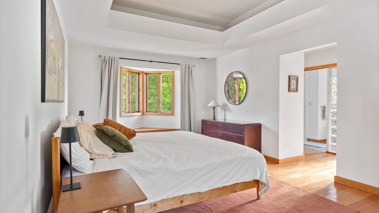 Photo of Bedroom in Pleasant Valley