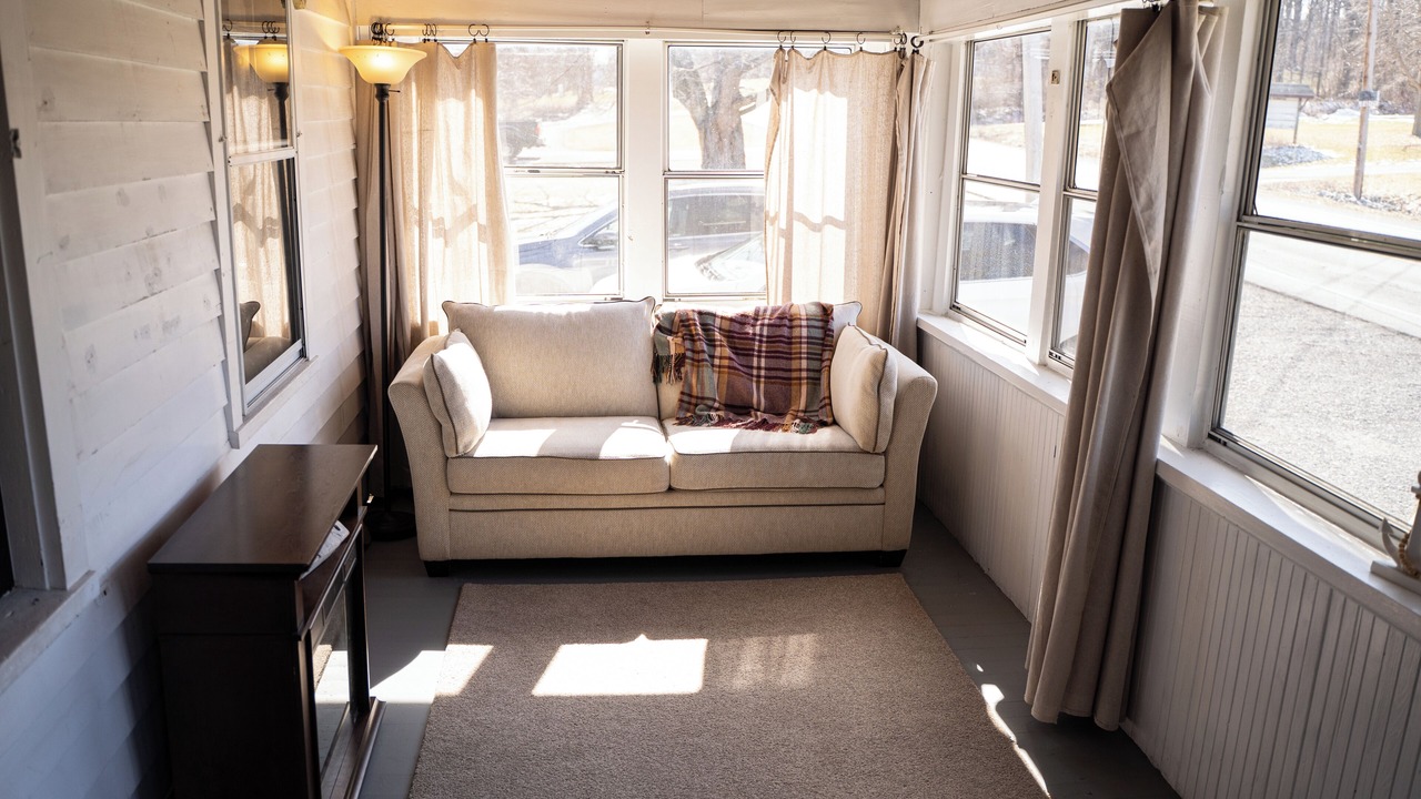 Photo of Livingroom in Town of Richmond