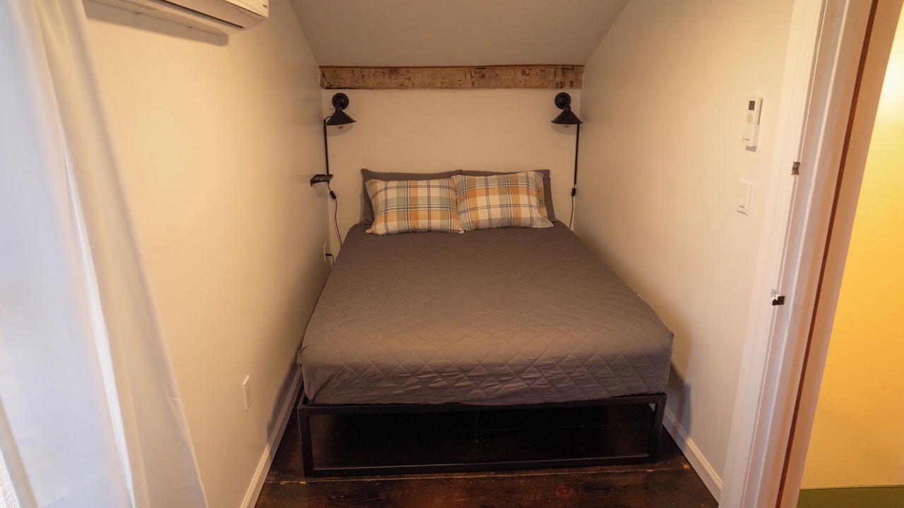 Photo of Bedroom in Town of Richmond